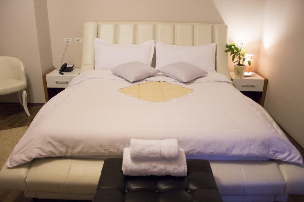 Hotel Bylis Tirana Buitenkant foto